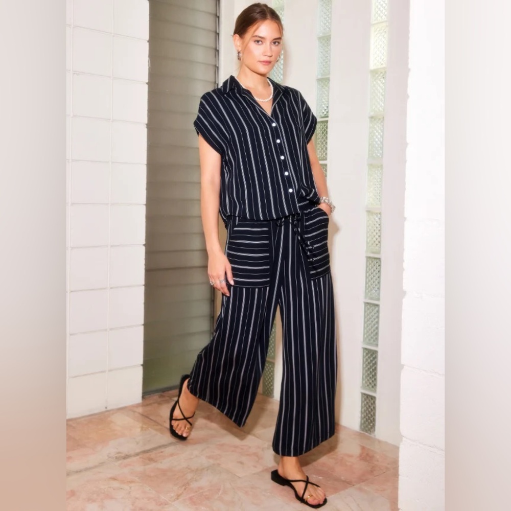FIFTEEN TWENTY navy Amanda striped pants